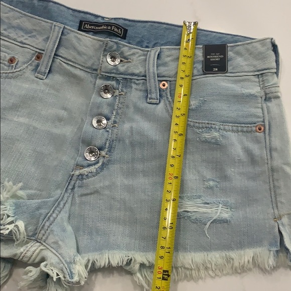 Cut off jean shorts - Picture 4 of 4